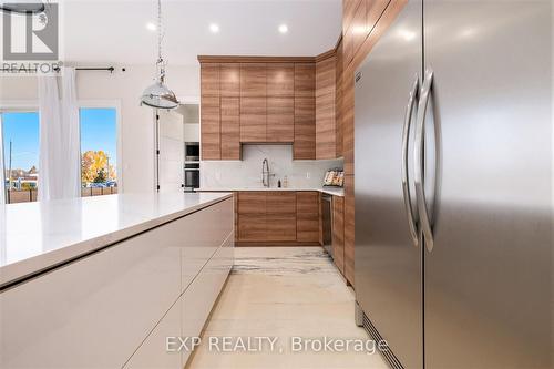 635 Ballycastle Crescent, Ottawa, ON - Indoor Photo Showing Kitchen