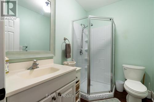 3819 Terrace Lane, Fort Erie (337 - Crystal Beach), ON - Indoor Photo Showing Bathroom