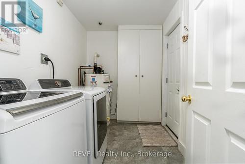 3819 Terrace Lane, Fort Erie (337 - Crystal Beach), ON - Indoor Photo Showing Laundry Room