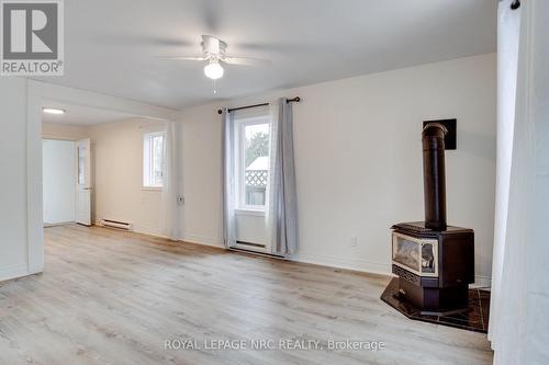 27 Doncaster Boulevard, St. Catharines (446 - Fairview), ON - Indoor Photo Showing Other Room