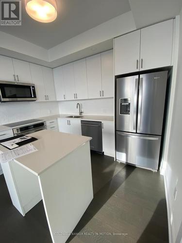 1601 - 3220 William Coltson Avenue, Oakville, ON - Indoor Photo Showing Kitchen