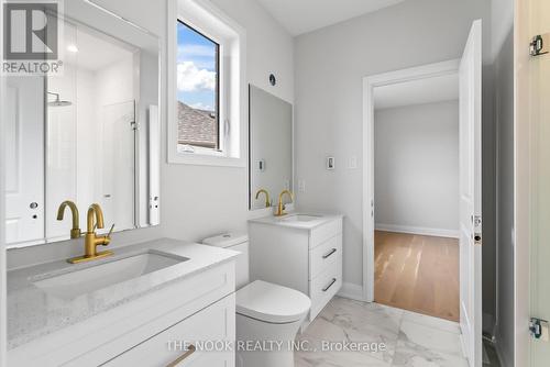 396 Frontier Court, Pickering (Rosebank), ON - Indoor Photo Showing Bathroom