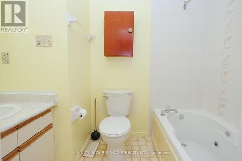 15 - 5 Heritage Way, Kawartha Lakes (Lindsay), ON - Indoor Photo Showing Bathroom