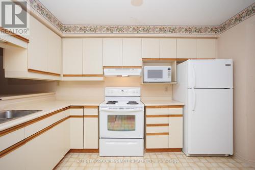 15 - 5 Heritage Way, Kawartha Lakes (Lindsay), ON - Indoor Photo Showing Kitchen