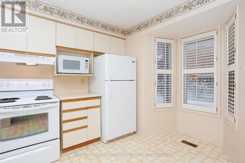 15 - 5 Heritage Way, Kawartha Lakes (Lindsay), ON - Indoor Photo Showing Kitchen