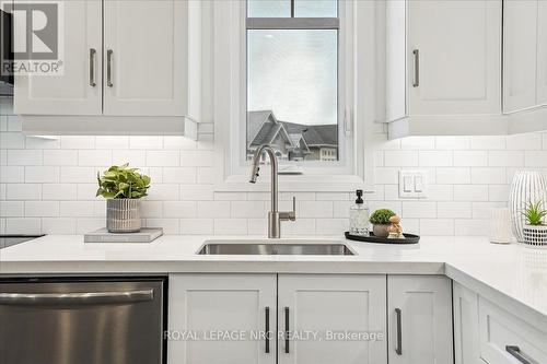 3 - 29 Cyclone Way, Fort Erie (337 - Crystal Beach), ON - Indoor Photo Showing Kitchen With Upgraded Kitchen