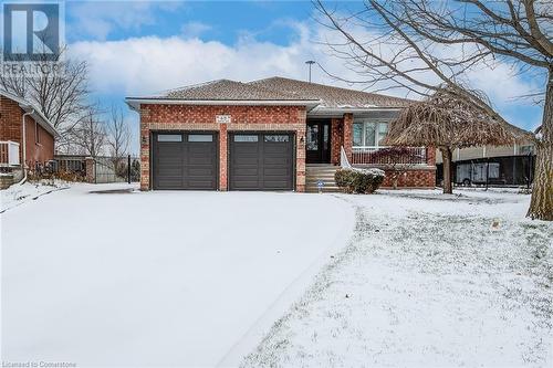 Driveway with no sidewalk - 48 Wayne Avenue, Cambridge, ON - Outdoor