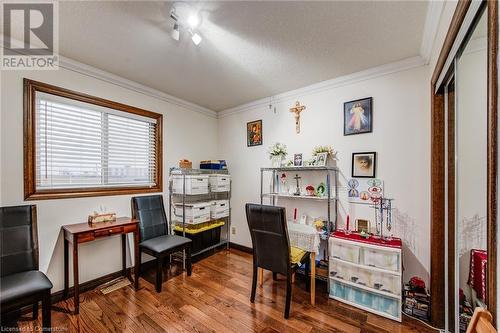 3rd bedroom currently used as arts room - 48 Wayne Avenue, Cambridge, ON - Indoor Photo Showing Other Room