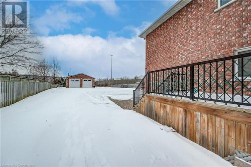 Side yard - 48 Wayne Avenue, Cambridge, ON - Outdoor