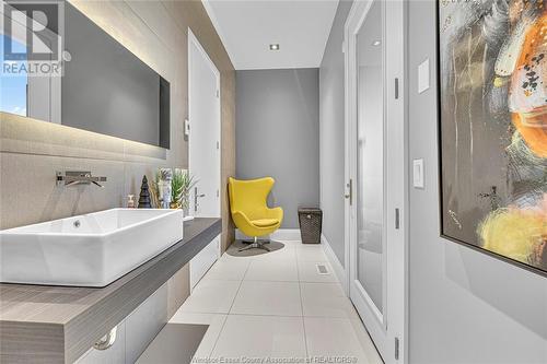 551 Ross Beach Road, Lakeshore, ON - Indoor Photo Showing Bathroom