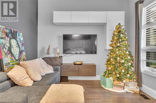 551 Ross Beach Road, Lakeshore, ON - Indoor Photo Showing Living Room With Fireplace