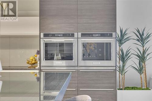 551 Ross Beach Road, Lakeshore, ON - Indoor Photo Showing Kitchen