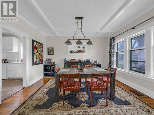 211 Oak, Windsor, ON - Indoor Photo Showing Dining Room