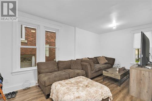 1171 Windermere Road, Windsor, ON - Indoor Photo Showing Living Room