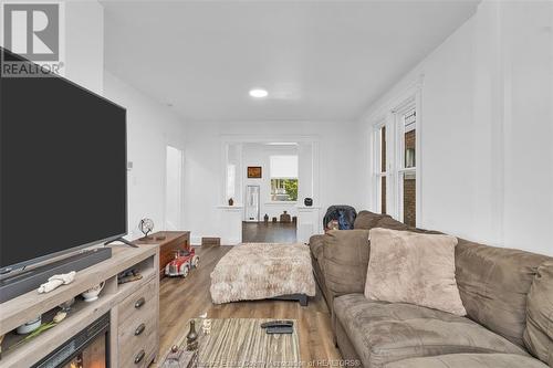 1171 Windermere Road, Windsor, ON - Indoor Photo Showing Living Room