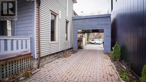 3158 Sandwich Street, Windsor, ON - Outdoor