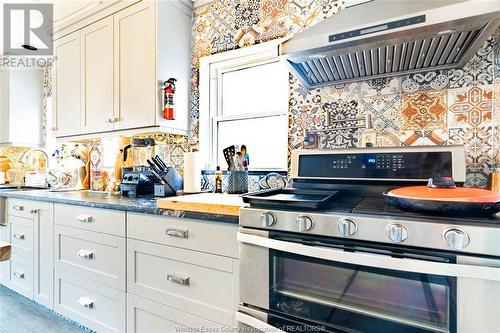 3158 Sandwich Street, Windsor, ON - Indoor Photo Showing Kitchen