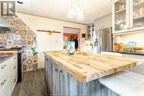 3158 Sandwich Street, Windsor, ON - Indoor Photo Showing Kitchen