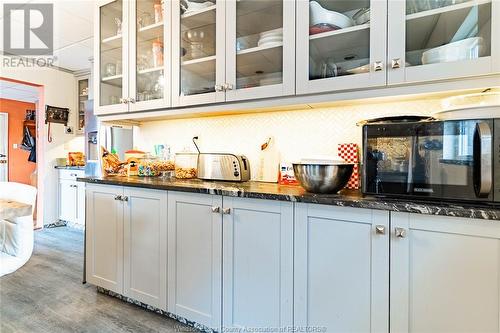 3158 Sandwich Street, Windsor, ON - Indoor Photo Showing Kitchen