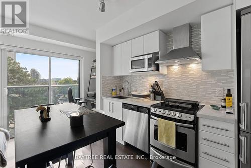 304 - 58 Orchard View Boulevard, Toronto, ON - Indoor Photo Showing Kitchen With Upgraded Kitchen