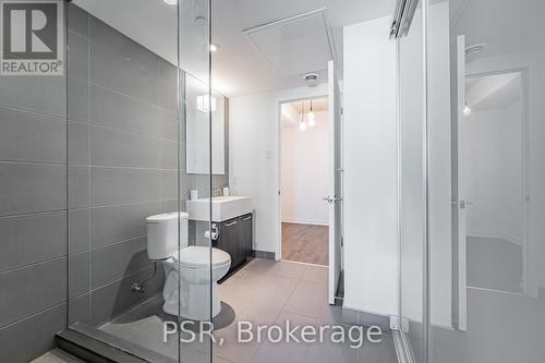 610 - 560 King Street W, Toronto, ON - Indoor Photo Showing Bathroom