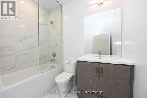 311 - 60 Honeycrisp Crescent, Vaughan, ON - Indoor Photo Showing Bathroom