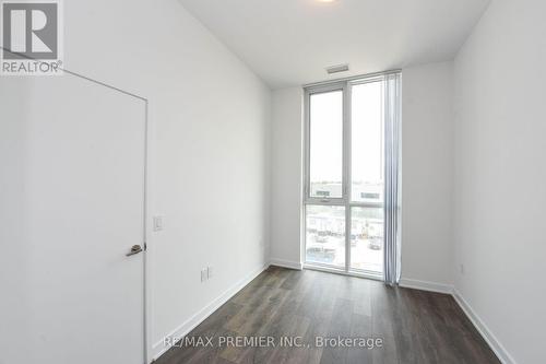 311 - 60 Honeycrisp Crescent, Vaughan, ON - Indoor Photo Showing Other Room