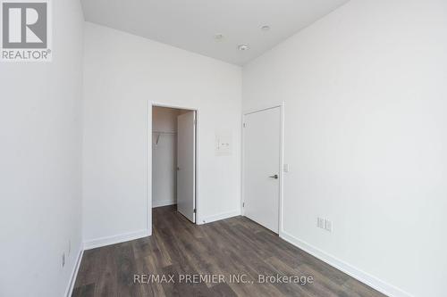 311 - 60 Honeycrisp Crescent, Vaughan, ON - Indoor Photo Showing Other Room