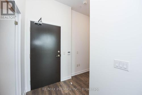 311 - 60 Honeycrisp Crescent, Vaughan, ON - Indoor Photo Showing Other Room