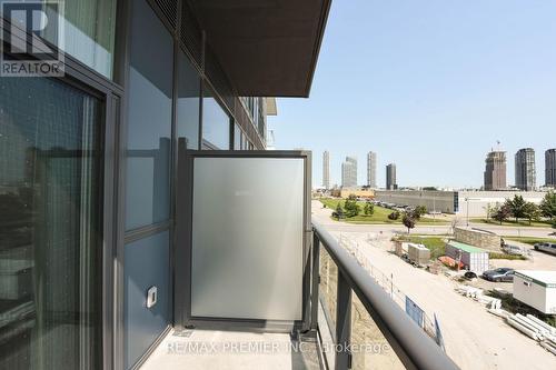 311 - 60 Honeycrisp Crescent, Vaughan, ON - Outdoor With Balcony With Exterior