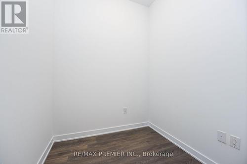 311 - 60 Honeycrisp Crescent, Vaughan, ON - Indoor Photo Showing Other Room