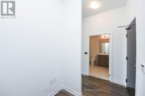 311 - 60 Honeycrisp Crescent, Vaughan, ON - Indoor Photo Showing Other Room