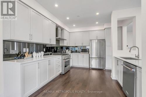 478 Rivermont Road, Brampton, ON - Indoor Photo Showing Kitchen With Upgraded Kitchen