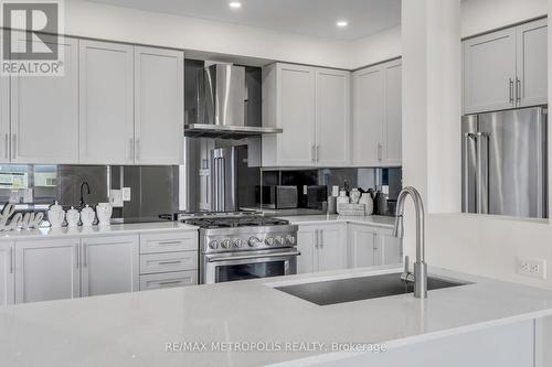 478 Rivermont Road, Brampton, ON - Indoor Photo Showing Kitchen With Upgraded Kitchen