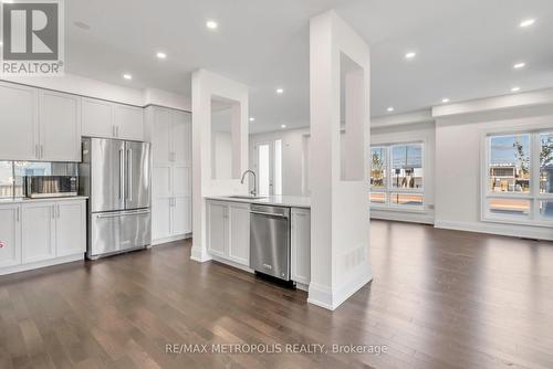 478 Rivermont Road, Brampton, ON - Indoor Photo Showing Kitchen With Upgraded Kitchen