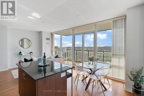 2904 - 2240 Lake Shore Boulevard W, Toronto, ON - Indoor Photo Showing Dining Room