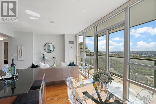 2904 - 2240 Lake Shore Boulevard W, Toronto, ON - Indoor Photo Showing Dining Room