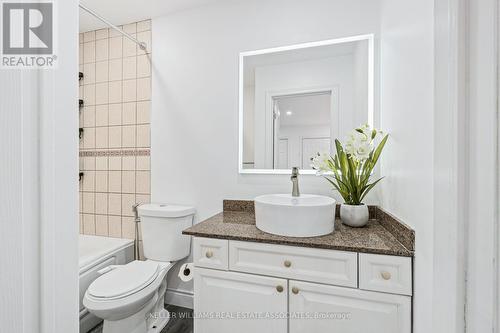 6700 32Nd Side Road, Halton Hills, ON - Indoor Photo Showing Bathroom