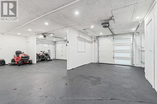 6700 32Nd Side Road, Halton Hills, ON - Indoor Photo Showing Garage