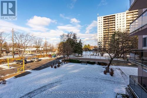 201 - 975 Warwick Court, Burlington, ON - Outdoor