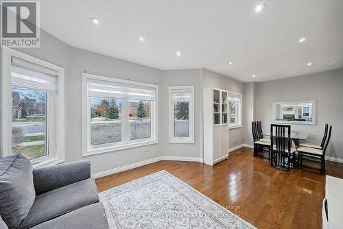 36 - 735 New Westminster Drive, Vaughan, ON - Indoor Photo Showing Living Room