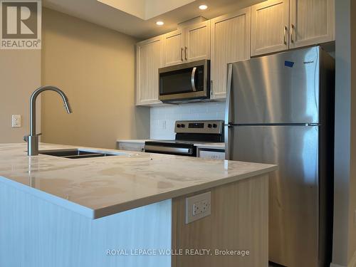 2407 - 108 Garment Street, Kitchener, ON - Indoor Photo Showing Kitchen