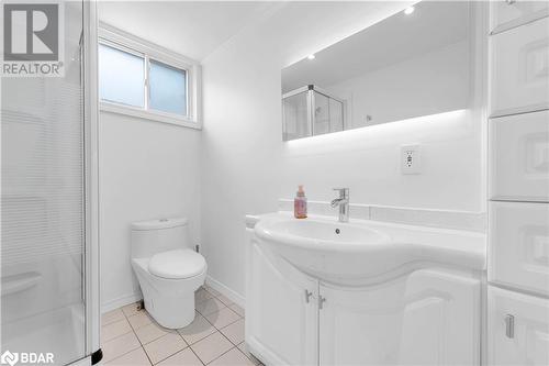 81 Crestview Avenue, Belleville, ON - Indoor Photo Showing Bathroom