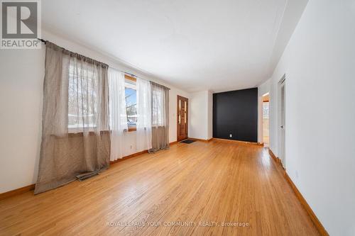 32 Collingdon Drive, Brantford, ON - Indoor Photo Showing Other Room