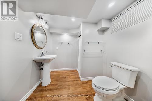 32 Collingdon Drive, Brantford, ON - Indoor Photo Showing Bathroom