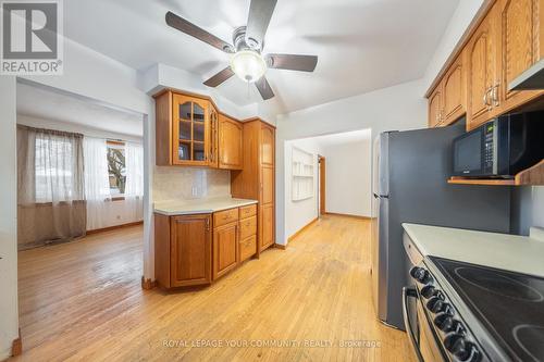 32 Collingdon Drive, Brantford, ON - Indoor Photo Showing Kitchen