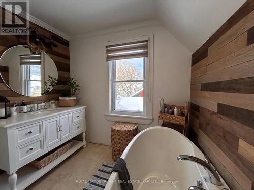 11 Cain Avenue, Kapuskasing, ON - Indoor Photo Showing Bathroom