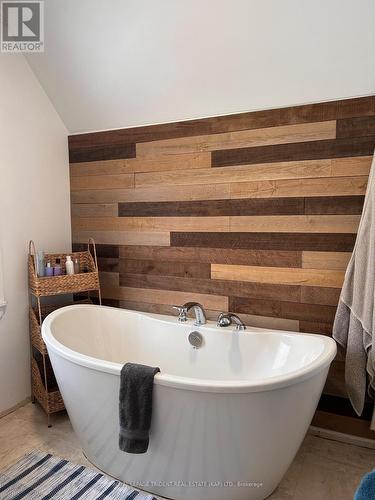 11 Cain Avenue, Kapuskasing, ON - Indoor Photo Showing Bathroom