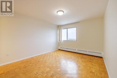 1006 - 15 Towering Heights Boulevard, St. Catharines (461 - Glendale/Glenridge), ON - Indoor Photo Showing Other Room