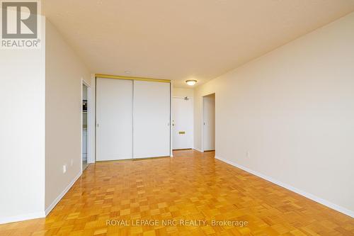 1006 - 15 Towering Heights Boulevard, St. Catharines (461 - Glendale/Glenridge), ON - Indoor Photo Showing Other Room